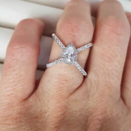 Anel X Cristal com Zircônias Banho Ródio Branco